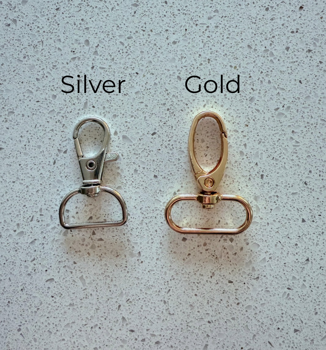 Flower Macrame Wristlet Keychain – Handmade Boho Floral Keychain for Keys & Bags