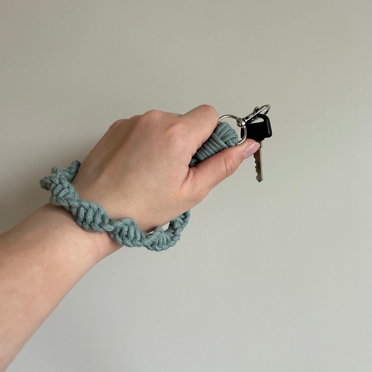 Twisted Macrame Wristlet Keychain – Handmade Cotton Boho Keychain for Keys or Bags