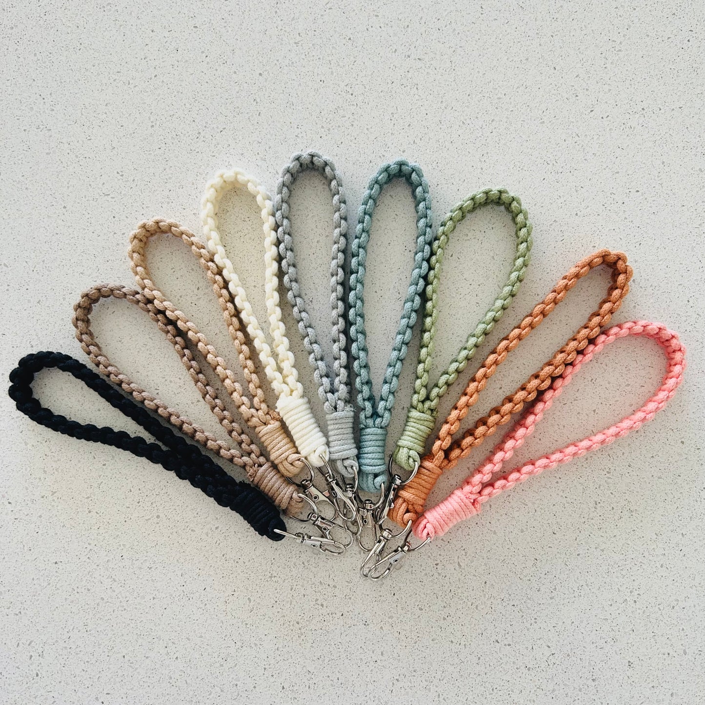Macrame Wristlet Keychain – Handmade Cotton Boho Key Ring for Women Gifts