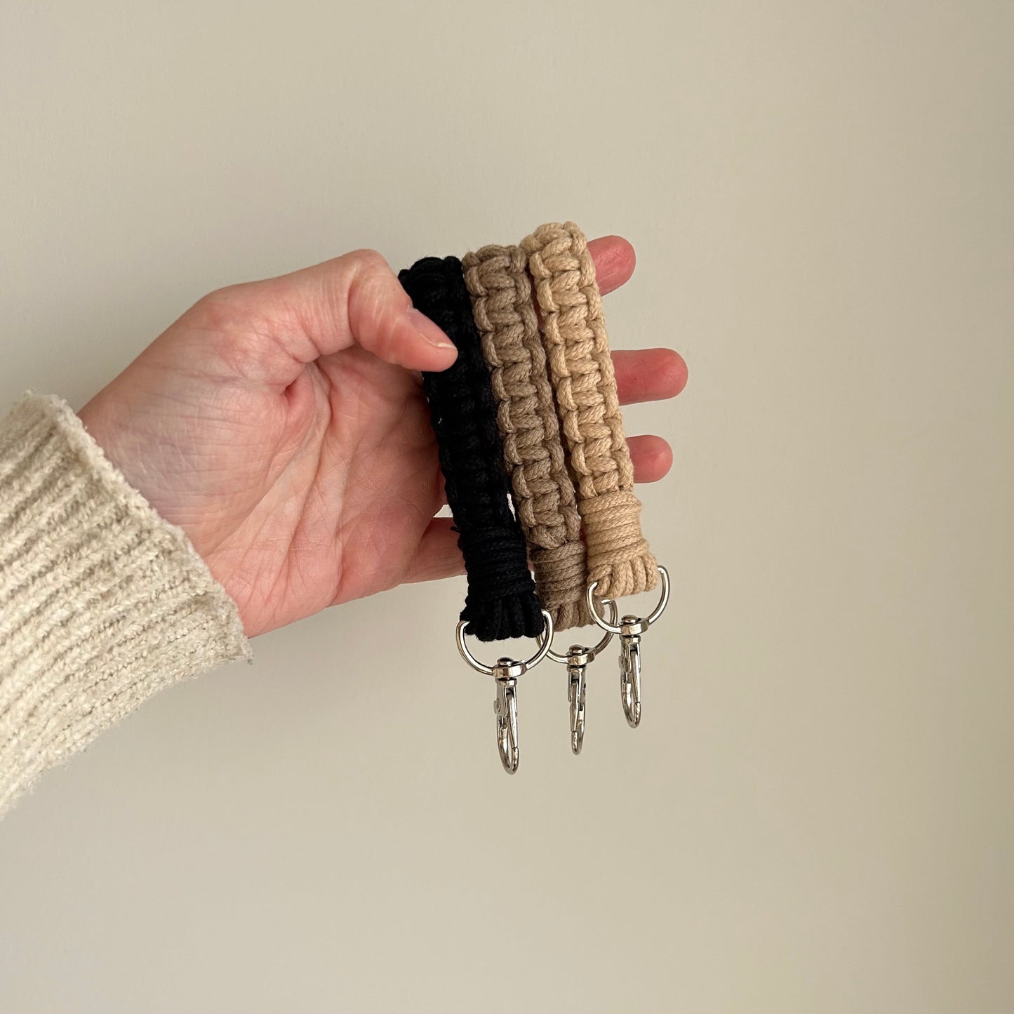 Macrame Finger Loop Keychain – Handmade Cotton Boho Wristlet Key Ring