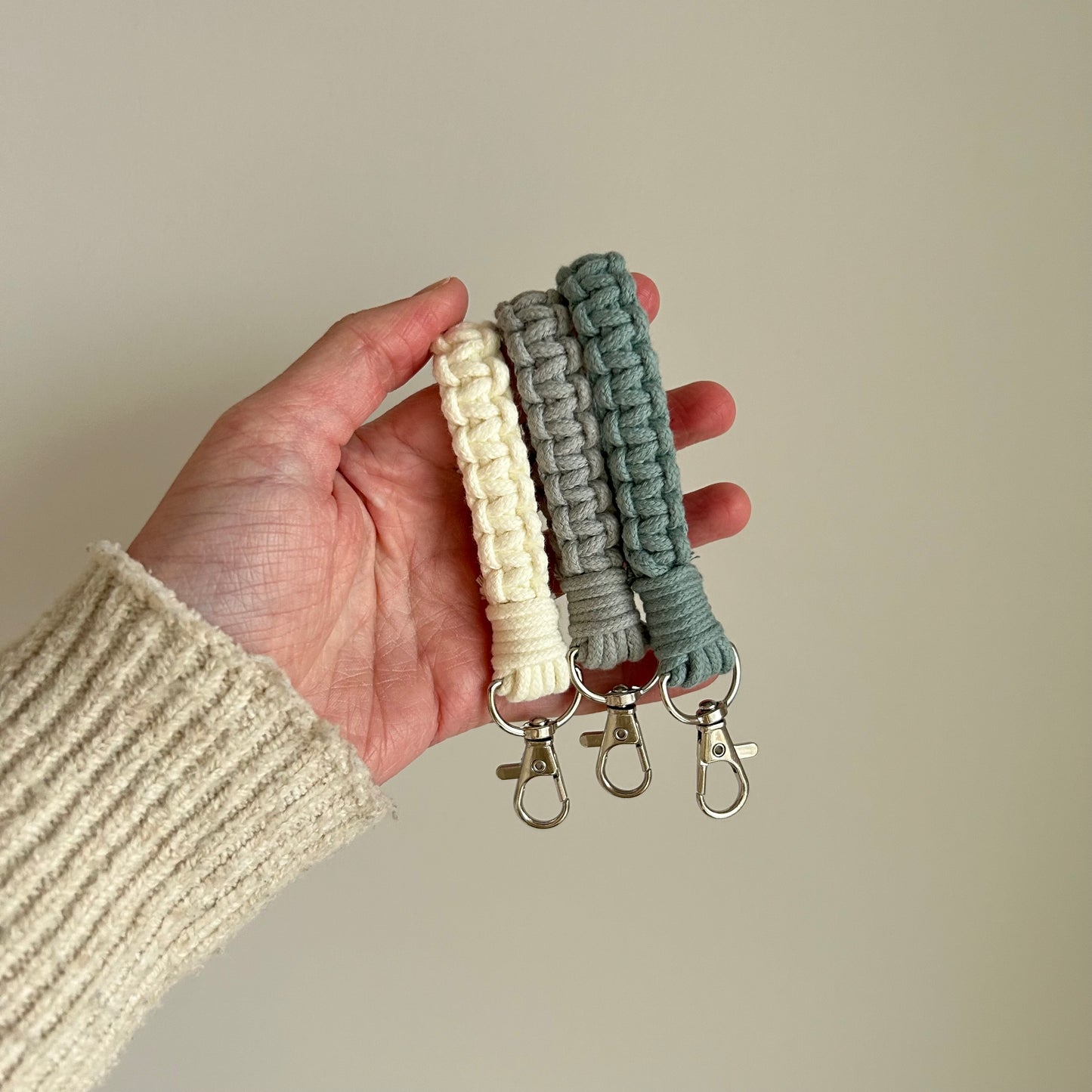 Macrame Finger Loop Keychain – Handmade Cotton Boho Wristlet Key Ring