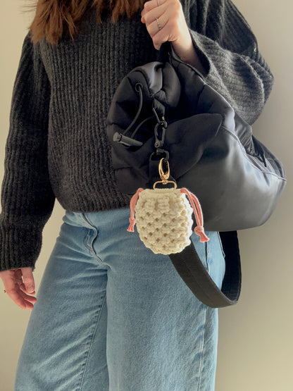 Macrame Earbud Case Holder – Handmade Boho AirPods Pouch, Cotton Cord Earphone Cover, Cute Tech Accessory Gift