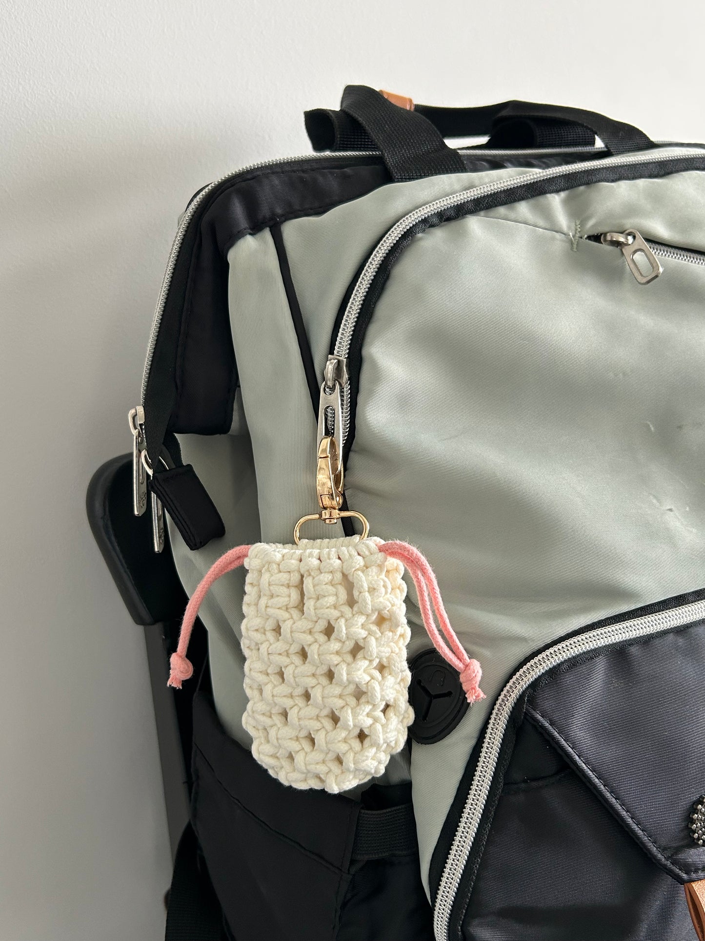 Macrame Earbud Case Holder – Handmade Boho AirPods Pouch, Cotton Cord Earphone Cover, Cute Tech Accessory Gift